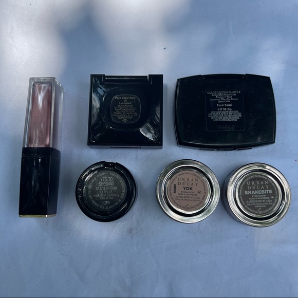 Makeup bundle - Picture 2 of 3
